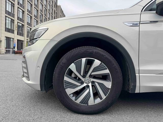Volkswagen Tiguan L PHEV 2020 430PHEV Versión insignia híbrida enchufable interior foto 15 Volkswagen Tiguan L PHEV 2020 430PHEV Versión insignia híbrida enchufable interior foto 15