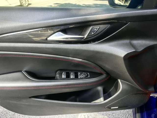 Buick Regal 2021 GS 28T Finition premium extérieur photo 6 Buick Regal 2021 GS 28T Finition premium extérieur photo 6