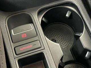 Volkswagen Tiguan 2015 2.0TSI Автоматическая полноприводная флагманская версия интерьер фото 11 Volkswagen Tiguan 2015 2.0TSI Автоматическая полноприводная флагманская версия интерьер фото 11