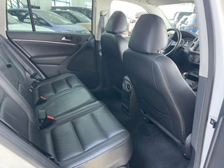 Volkswagen Tiguan 2015 2.0TSI Автоматическая полноприводная флагманская версия интерьер фото 14 Volkswagen Tiguan 2015 2.0TSI Автоматическая полноприводная флагманская версия интерьер фото 14