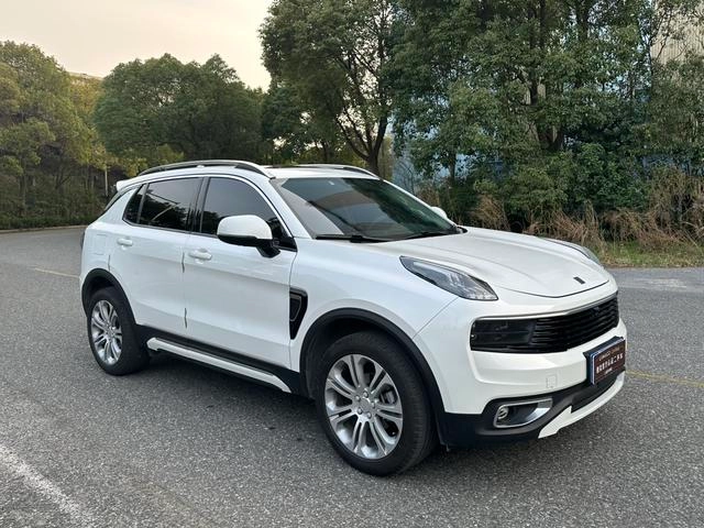 Lynk & Co 01 2019 2.0T Tipo de tracción en dos ruedas Pro Versión País VI exterior foto 2 Lynk & Co 01 2019 2.0T Tipo de tracción en dos ruedas Pro Versión País VI exterior foto 2