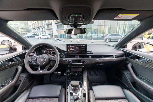 Audi RS 5 2022 2.9T Sportback Obsidian Edition interior photo 11 Audi RS 5 2022 2.9T Sportback Obsidian Edition interior photo 11