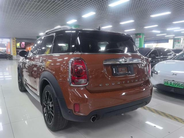 MINI Countryman 2017 1.5T COOPER ALL4 интерьер фото 6 MINI Countryman 2017 1.5T COOPER ALL4 интерьер фото 6