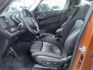 MINI Countryman 2017 1.5T COOPER ALL4 интерьер фото 7 MINI Countryman 2017 1.5T COOPER ALL4 интерьер фото 7