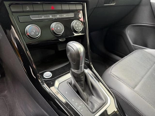 Volkswagen T-ROC Explorer Song 2018 280TSI DSG Two-wheel drive comfort type country V interior photo 12 Volkswagen T-ROC Explorer Song 2018 280TSI DSG Two-wheel drive comfort type country V interior photo 12
