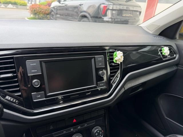 Volkswagen T-ROC Explorer Song 2018 280TSI DSG Two-wheel drive comfort type country V interior photo 16 Volkswagen T-ROC Explorer Song 2018 280TSI DSG Two-wheel drive comfort type country V interior photo 16