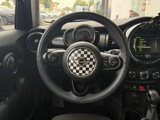 MINI 2015 1.5T COOPER Fun Version cinq portes intérieur photo 8