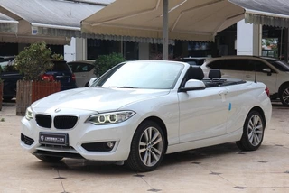 BMW 2 Series (Imported) 2015 220i Кабриолет купе Лидирующий