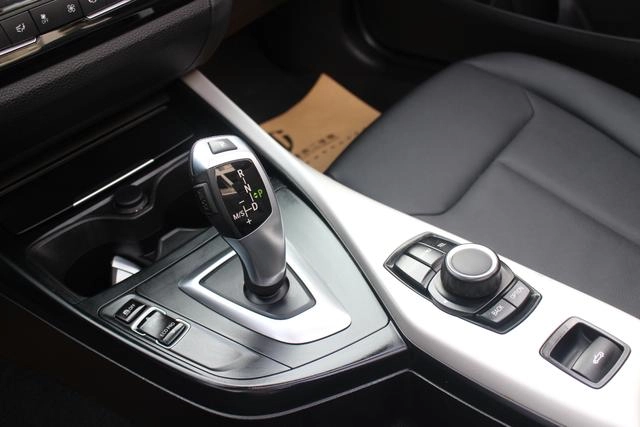 BMW 2 Series (Imported) 2015 220i Coupé cabriolet Type de leader intérieur photo 8