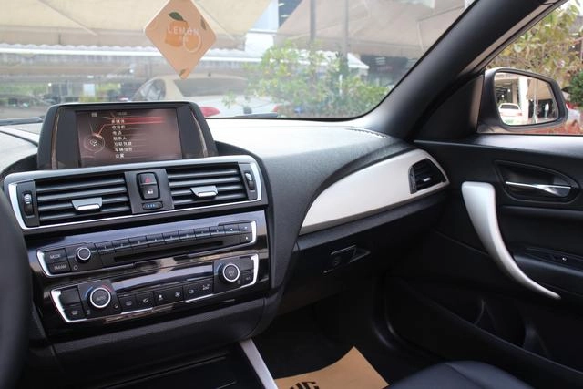 BMW 2 Series (Imported) 2015 220i Coupé cabriolet Type de leader intérieur photo 9