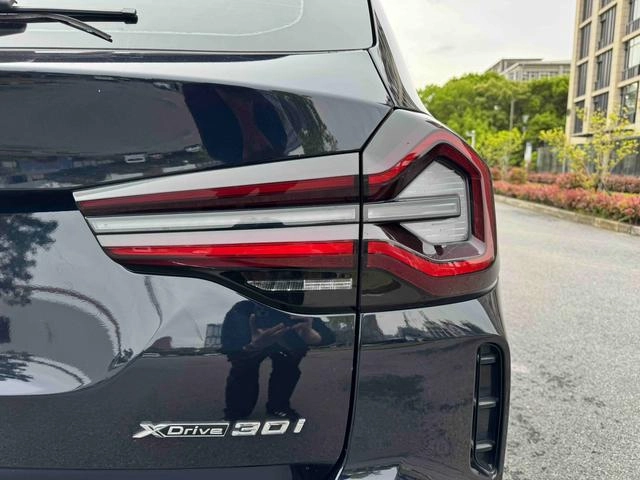 BMW X3 2022 Segundo cambio xDrive30i Tipo líder M Traje de noche Yao exterior foto 7