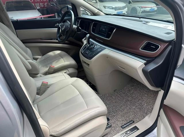 Buick GL8 2018 28T Premium Trim country VI interior photo 13