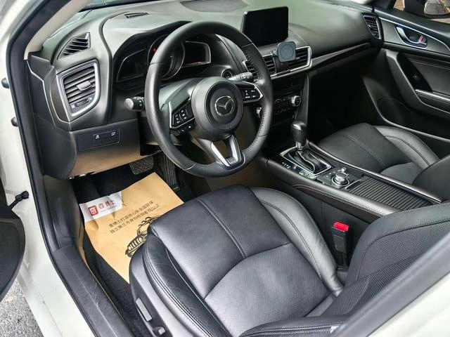 Mazda3 2019 Cloud Control Edition hatchback 2.0L Automatic Sport country VI interior photo 13 Mazda3 2019 Cloud Control Edition hatchback 2.0L Automatic Sport country VI interior photo 13