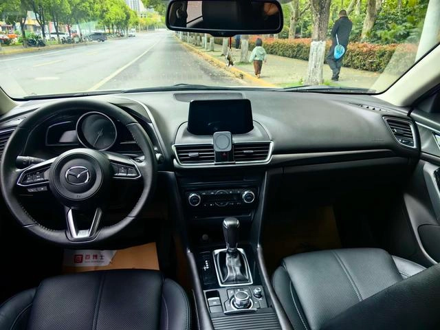 Mazda3 2019 Cloud Control Edition hatchback 2.0L Automatic Sport country VI interior photo 17 Mazda3 2019 Cloud Control Edition hatchback 2.0L Automatic Sport country VI interior photo 17