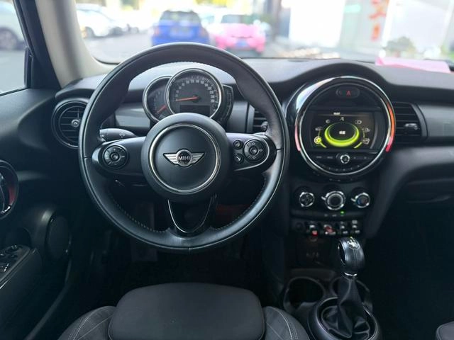 MINI 2016 1.5T COOPER Производительность интерьер фото 10 MINI 2016 1.5T COOPER Производительность интерьер фото 10