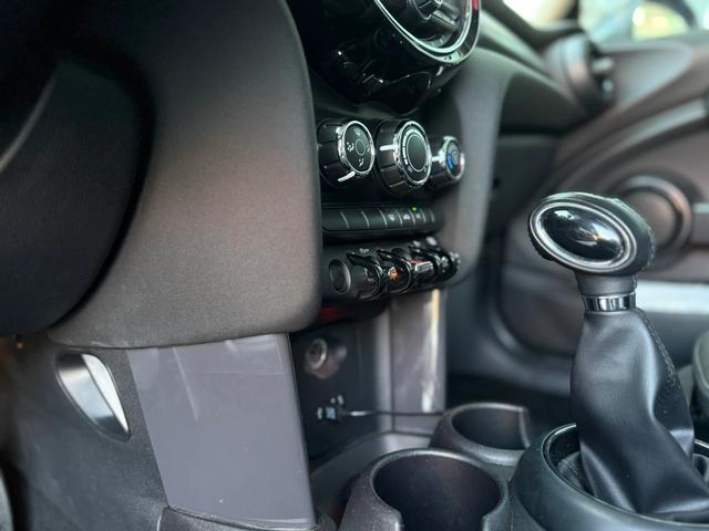 MINI 2016 1.5T COOPER Производительность интерьер фото 17 MINI 2016 1.5T COOPER Производительность интерьер фото 17