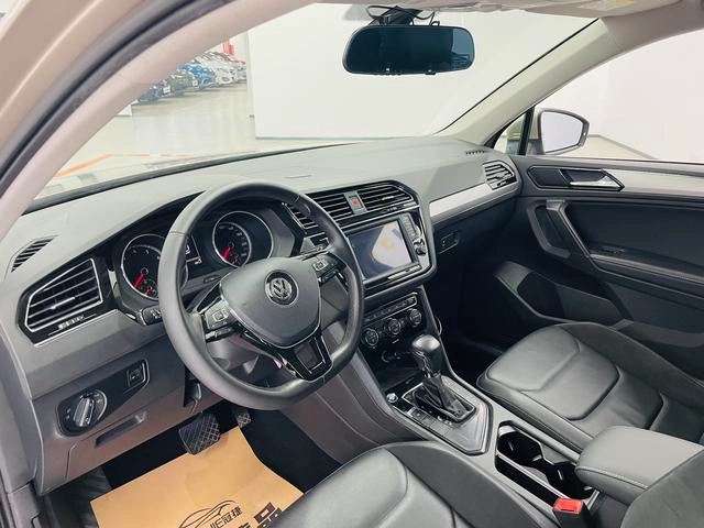 Volkswagen Tiguan L 2017 330TSI Automatic Two-Drive Deluxe Edition exterior photo 5