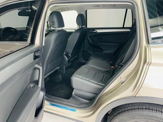 Volkswagen Tiguan L 2017 330TSI Automatic Two-Drive Deluxe Edition exterior photo 9