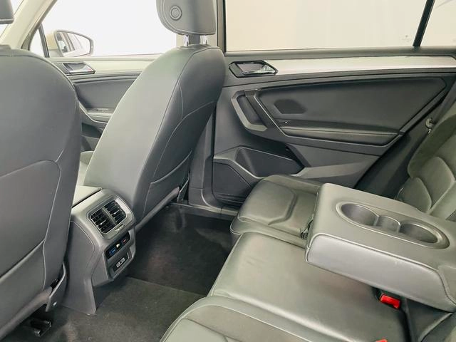 Volkswagen Tiguan L 2017 330TSI Automatic Two-Drive Deluxe Edition interior photo 11