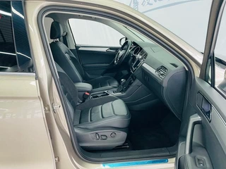 Volkswagen Tiguan L 2017 330TSI Automatic Two-Drive Deluxe Edition interior photo 13
