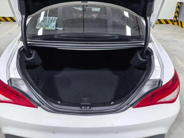 Mercedes-Benz CLA 2017 CLA 200 Dinámico interior foto 14 Mercedes-Benz CLA 2017 CLA 200 Dinámico interior foto 14