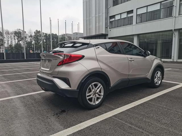 Toyota C-HR 2021 2.0L Comfort Edition exterior photo 5 Toyota C-HR 2021 2.0L Comfort Edition exterior photo 5