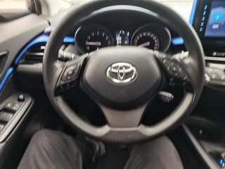Toyota C-HR 2021 2.0L Comfort Edition interior photo 12 Toyota C-HR 2021 2.0L Comfort Edition interior photo 12