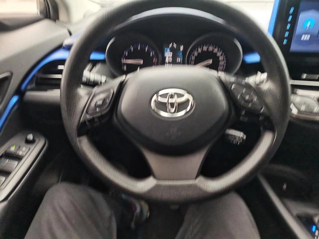 Toyota C-HR 2021 2.0L Comfort Edition interior photo 12 Toyota C-HR 2021 2.0L Comfort Edition interior photo 12