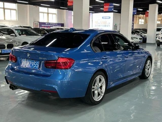 BMW 3 Series 2017 320i M Sporty interior photo 13 BMW 3 Series 2017 320i M Sporty interior photo 13