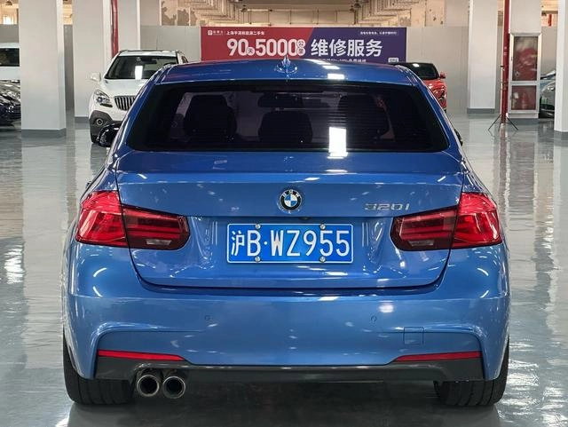 BMW 3 Series 2017 320i M Sporty interior photo 14 BMW 3 Series 2017 320i M Sporty interior photo 14