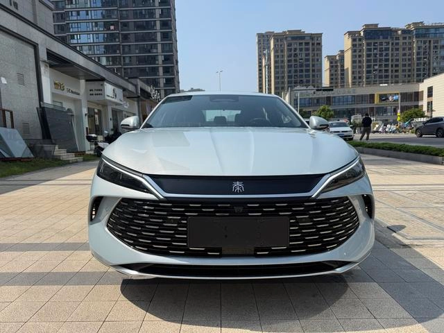 BYD Qin L DM 2025 Интеллектуальное вождение DM-i 120KM За пределами типа экстерьер фото 2
