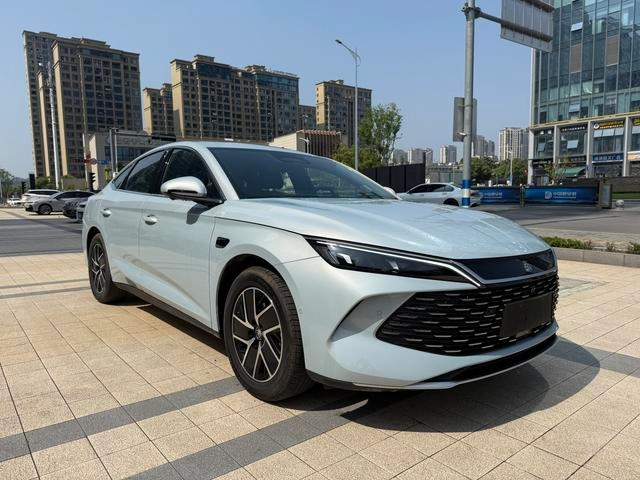BYD Qin L DM 2025 Интеллектуальное вождение DM-i 120KM За пределами типа экстерьер фото 3