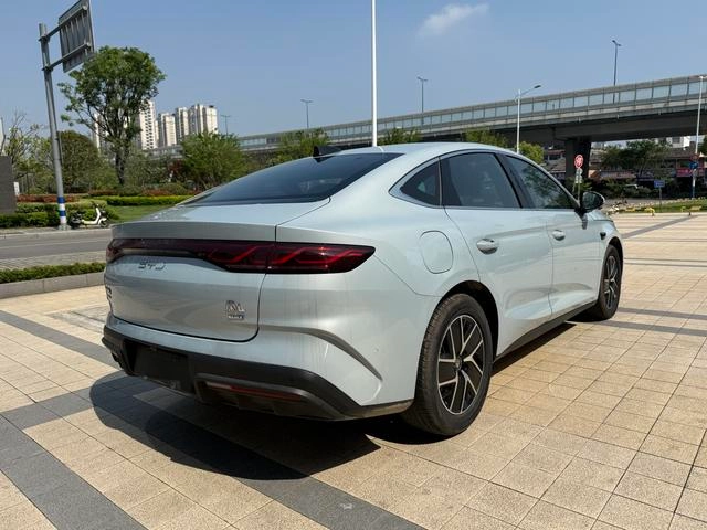 BYD Qin L DM 2025 Интеллектуальное вождение DM-i 120KM За пределами типа интерьер фото 13