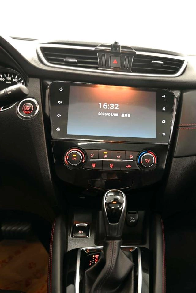Nissan Qashqai 2019 2.0L CVT Luxury Edition interior photo 16 Nissan Qashqai 2019 2.0L CVT Luxury Edition interior photo 16