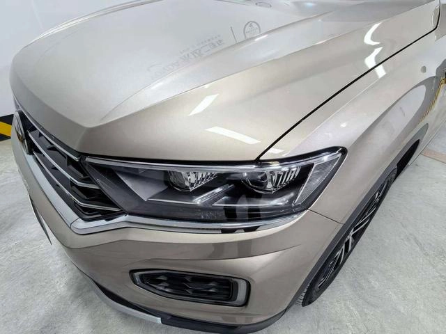 Volkswagen T-ROC Explorer Song 2020 280TSI DSG Lujo con tracción en dos ruedas interior foto 14 Volkswagen T-ROC Explorer Song 2020 280TSI DSG Lujo con tracción en dos ruedas interior foto 14