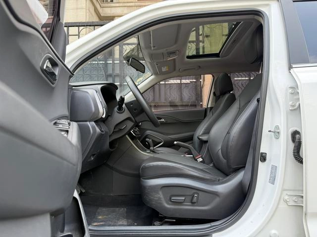 Hyundai ix35 2018 2.0L Automatic two-wheel drive Zhiyong · Enjoy Edition exterior photo 5 Hyundai ix35 2018 2.0L Automatic two-wheel drive Zhiyong · Enjoy Edition exterior photo 5