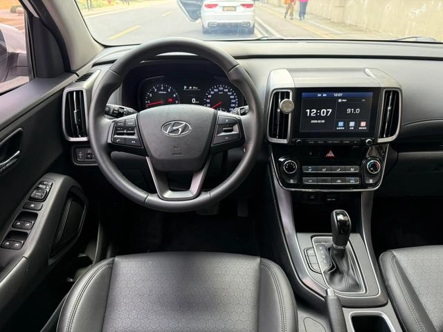 Hyundai ix35 2018 2.0L Automatic two-wheel drive Zhiyong · Enjoy Edition interior photo 11 Hyundai ix35 2018 2.0L Automatic two-wheel drive Zhiyong · Enjoy Edition interior photo 11
