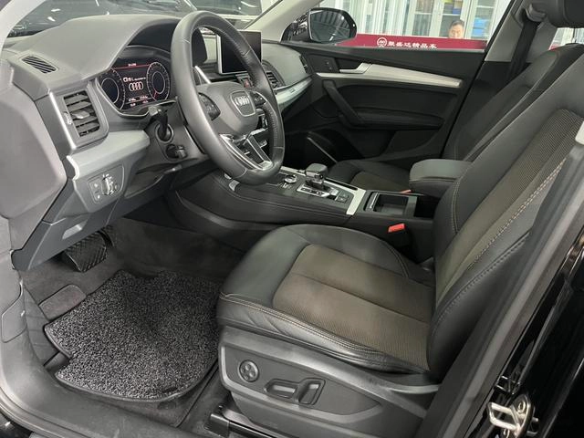 Audi Q5L 2018 40 TFSI Пользуется модным стилем Страна VI интерьер фото 9 Audi Q5L 2018 40 TFSI Пользуется модным стилем Страна VI интерьер фото 9