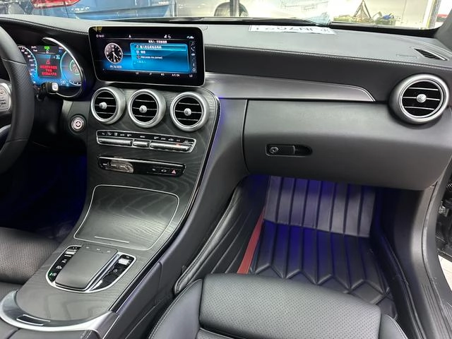 Mercedes-Benz C-Class 2020 C 260 Coupé intérieur photo 9 Mercedes-Benz C-Class 2020 C 260 Coupé intérieur photo 9