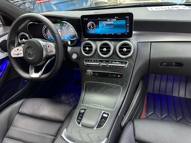 Mercedes-Benz C-Class 2020 C 260 Coupé intérieur photo 10 Mercedes-Benz C-Class 2020 C 260 Coupé intérieur photo 10