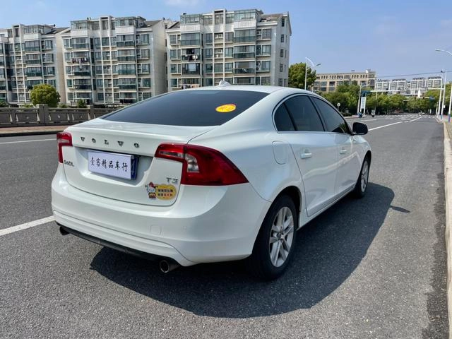 Volvo S60 2017 S60L T3 Zhizin издание интерьер фото 12 Volvo S60 2017 S60L T3 Zhizin издание интерьер фото 12