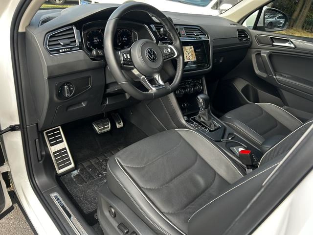 Volkswagen Tiguan L 2020 330TSI Автоматический полный привод R-Line Флагманская версия Страна V экстерьер фото 5 Volkswagen Tiguan L 2020 330TSI Автоматический полный привод R-Line Флагманская версия Страна V экстерьер фото 5