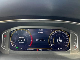 Volkswagen Tiguan L 2020 330TSI Автоматический полный привод R-Line Флагманская версия Страна V интерьер фото 7 Volkswagen Tiguan L 2020 330TSI Автоматический полный привод R-Line Флагманская версия Страна V интерьер фото 7