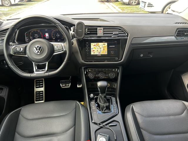 Volkswagen Tiguan L 2020 330TSI Автоматический полный привод R-Line Флагманская версия Страна V интерьер фото 8 Volkswagen Tiguan L 2020 330TSI Автоматический полный привод R-Line Флагманская версия Страна V интерьер фото 8