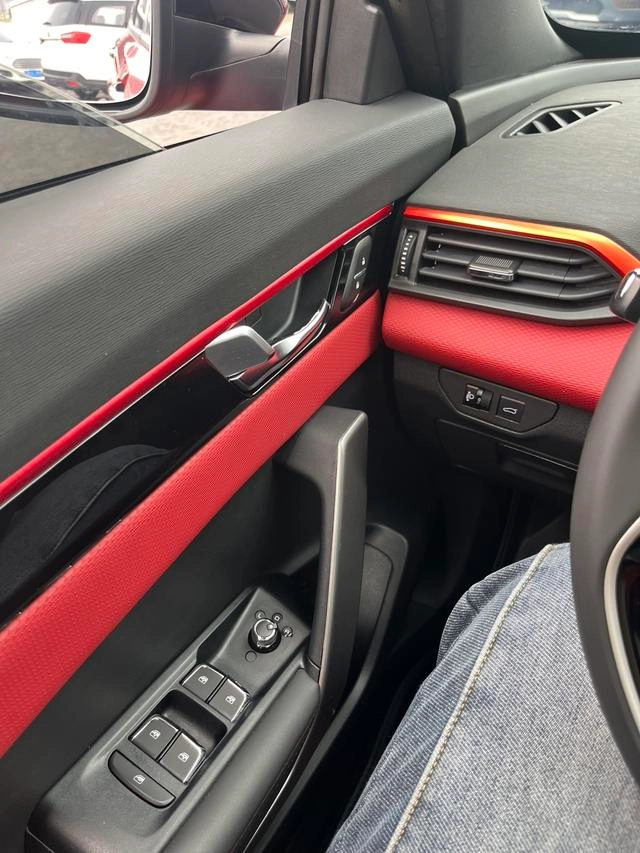 Dongfeng Aeolus Yixuan 2021 230T Version cavalière de poursuite automatique intérieur photo 19 Dongfeng Aeolus Yixuan 2021 230T Version cavalière de poursuite automatique intérieur photo 19