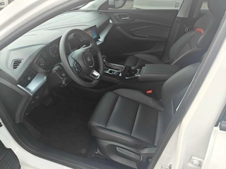 MG MG5 2022 180DVVT CVT Edición de moda juvenil interior foto 8