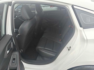 MG MG5 2022 180DVVT CVT Edición de moda juvenil interior foto 9
