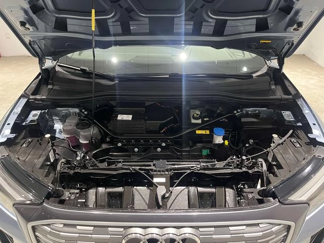 Audi Q4 e-tron 2024 40 e-tron Creation Edition interior photo 14