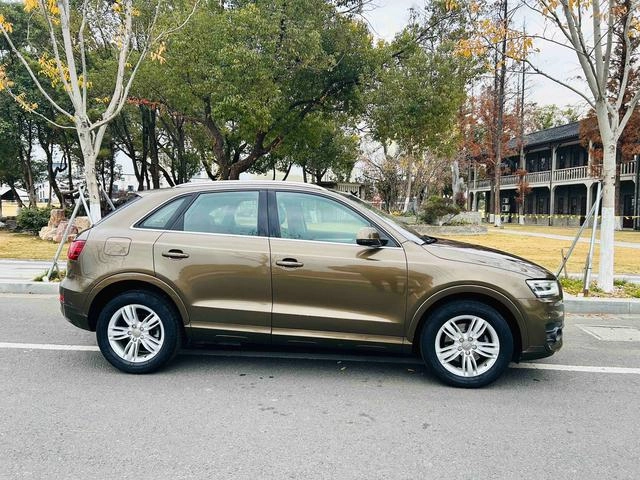 Audi Q3 2015 35 TFSI quattro Millionth Anniversary Comfort Model exterior photo 4 Audi Q3 2015 35 TFSI quattro Millionth Anniversary Comfort Model exterior photo 4