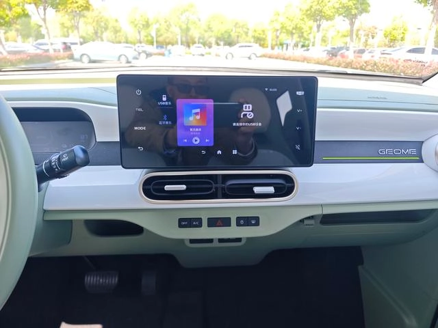 Geely Galaxy Geely Panda 2025 210km Panda Knight interior photo 12